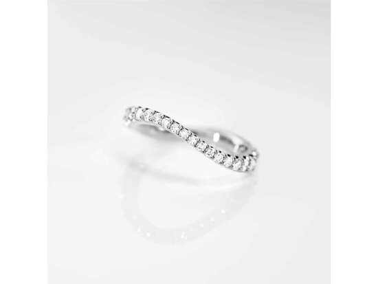 Ole Lynggaard | Love band ring wide curved