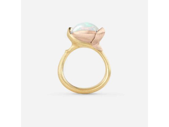 Ole Lynggaard | Lotus ring 3 - Opal