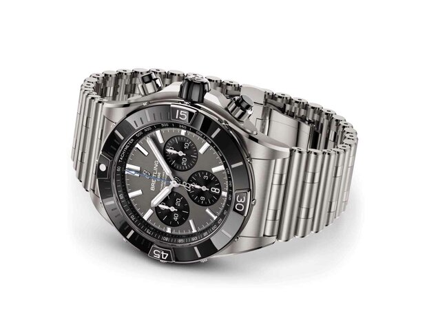 Breitling | Super Chronomat B01 44 Titanium