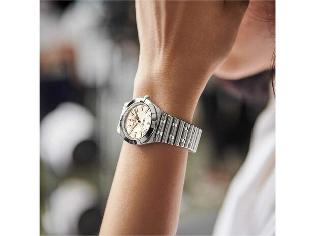 Breitling | Chronomat 32 qz