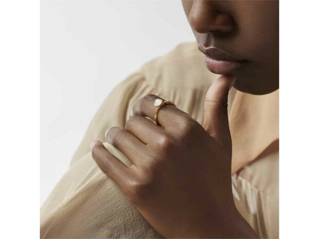 Ole Lynggaard | Lotus ring 0 - White moonstone