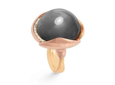 Ole Lynggaard | Lotus ring size 4 - Grey moonstone